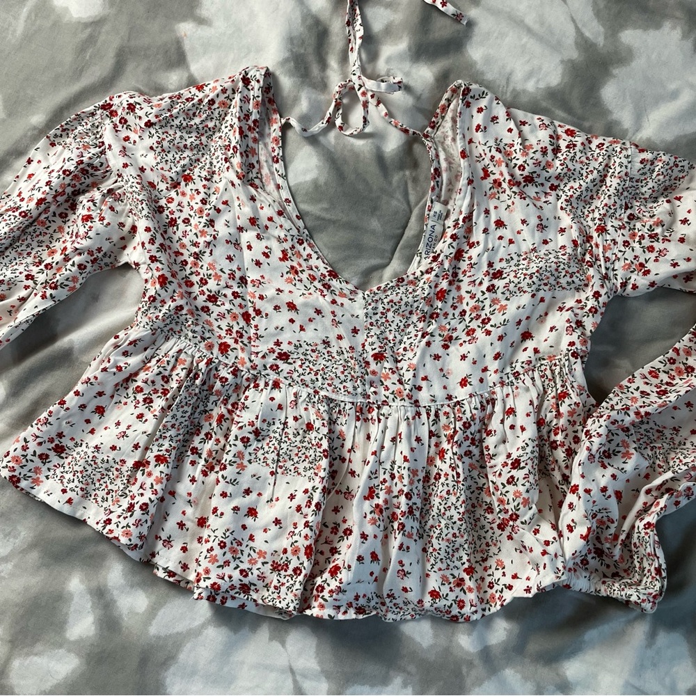Flowy cropped blouse
